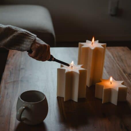 Sternkerze aus reinem Rapswachs in Crème, mittel