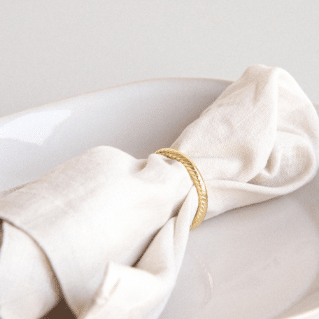 Minimalistischer schmaler Serviettenring, gold