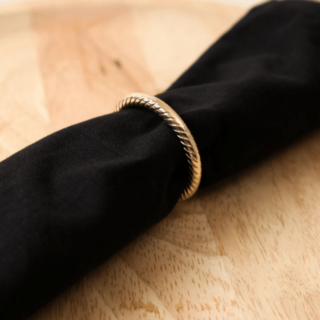Minimalistischer schmaler Serviettenring, gold