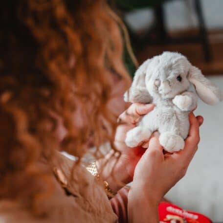 Thumper - der Kuschelhase (grau)