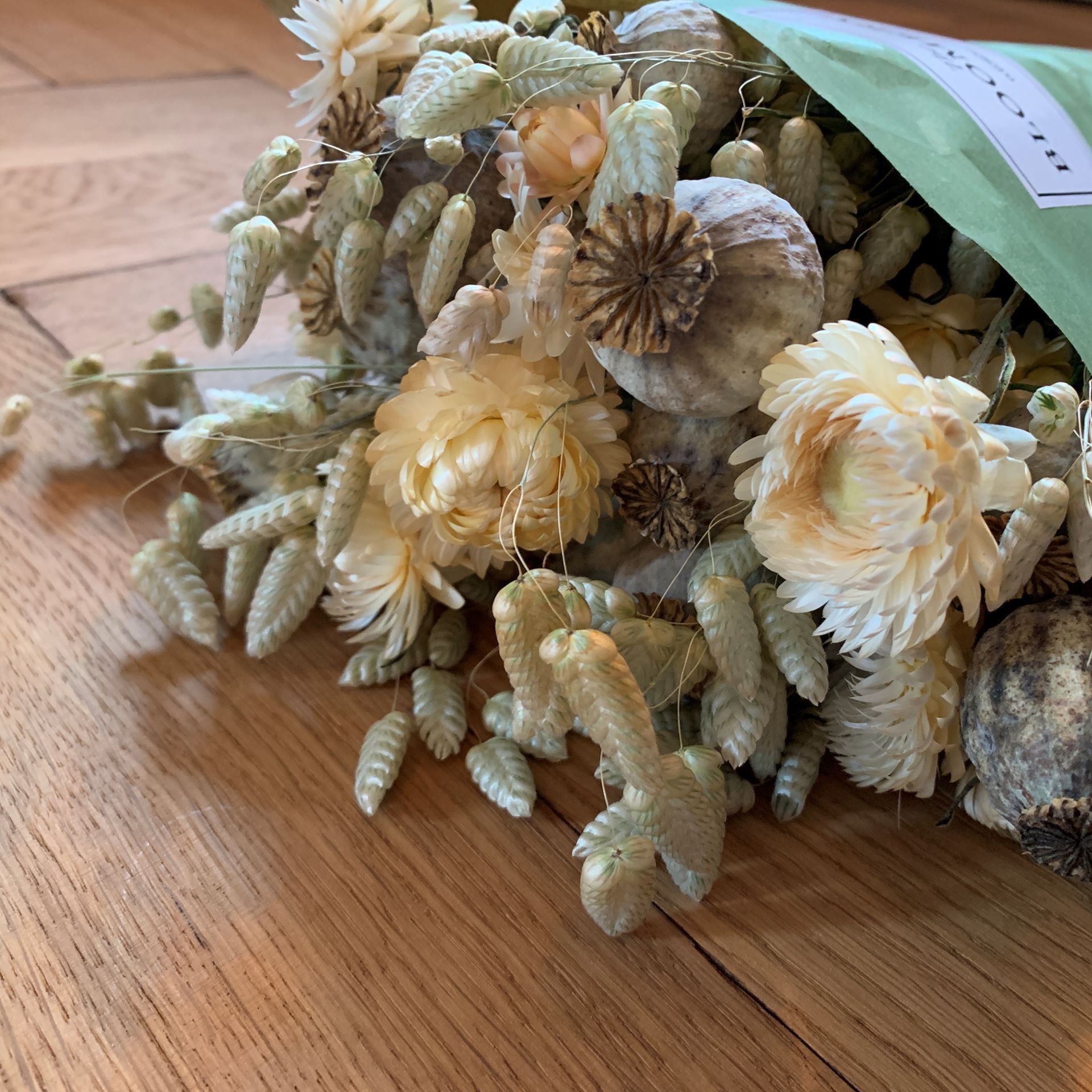 Trockenblumen Strauss Weiss & Creme Ø ca.22 cm H ca.45 cm.