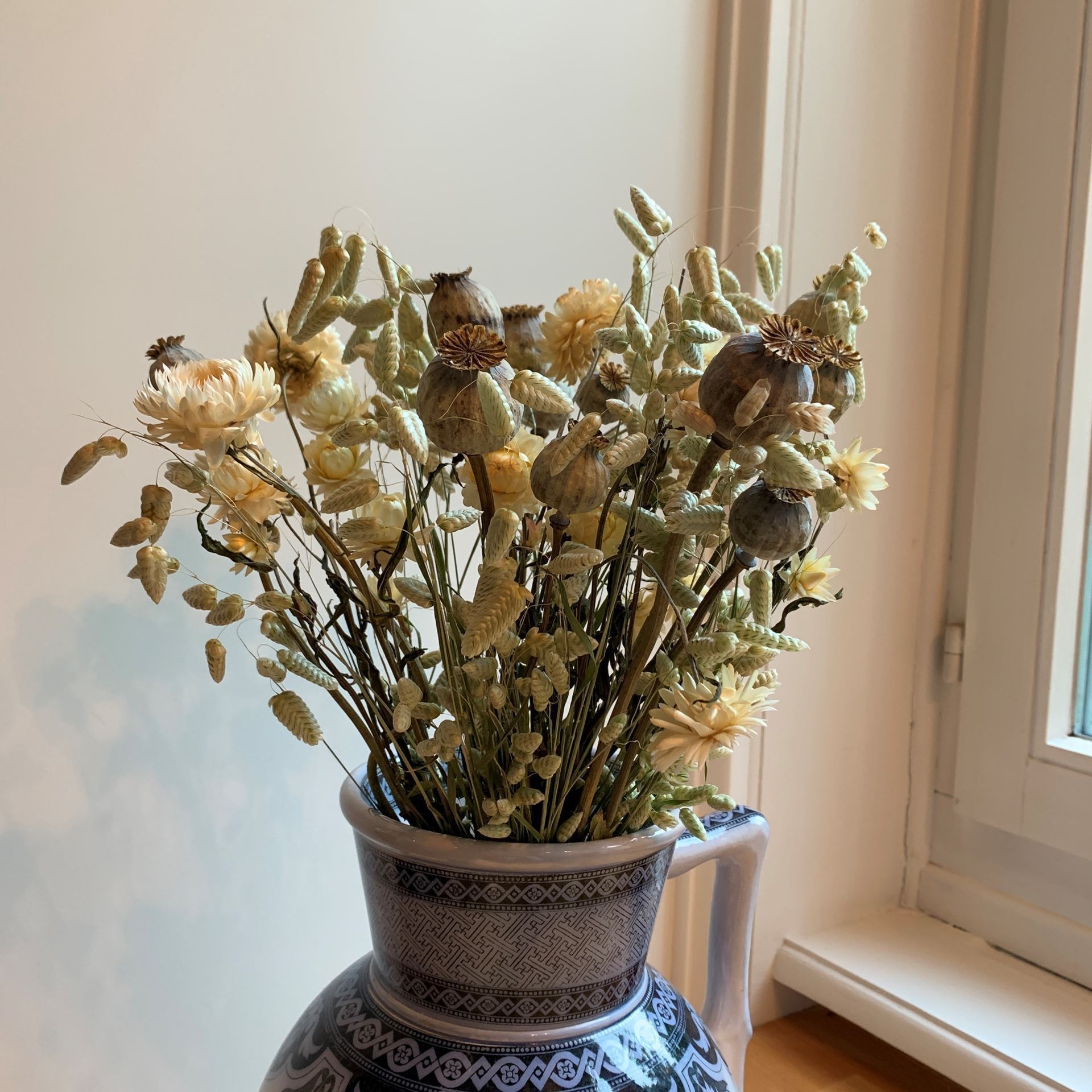 Trockenblumen Strauss Weiss & Creme Ø ca.22 cm H ca.45 cm.