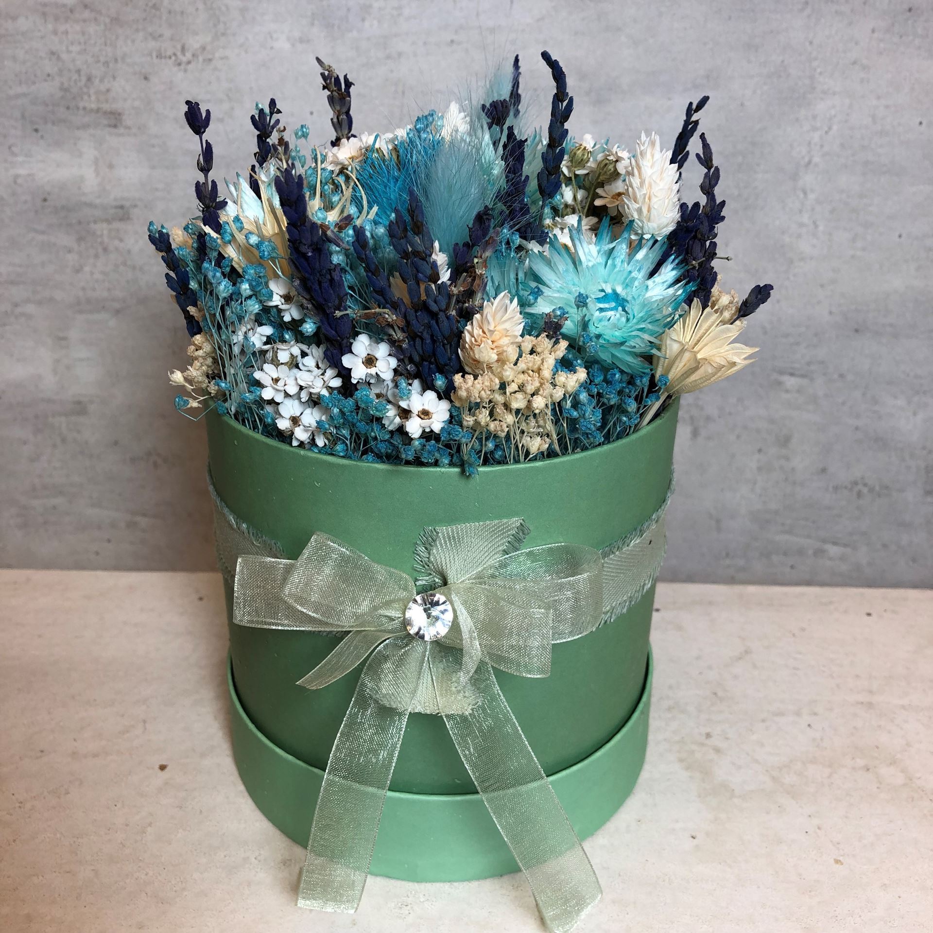 Blumenbox pastell in Türkis und Weiss, klein