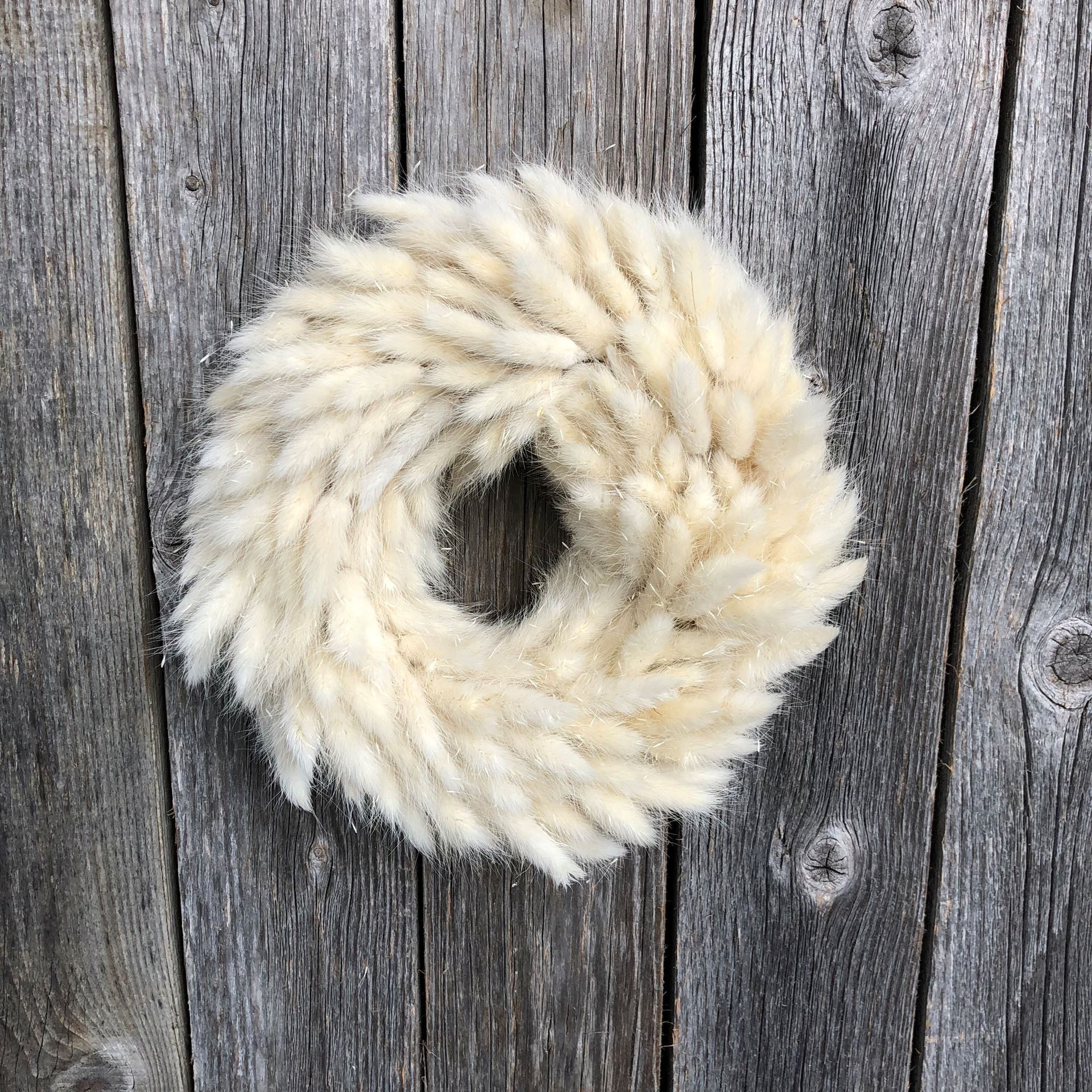 Couronne de fleurs séchées Lagurus blanc blanchi