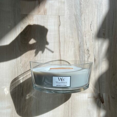 Ellipse de lavande et de cèdre