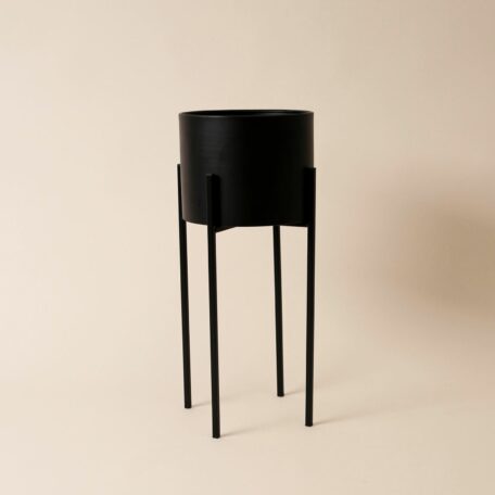 Stehtopf / Blumentopf mit Beinen aus Metall, matt schwarz