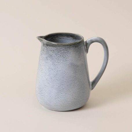 Blauer handglasierter Krug 