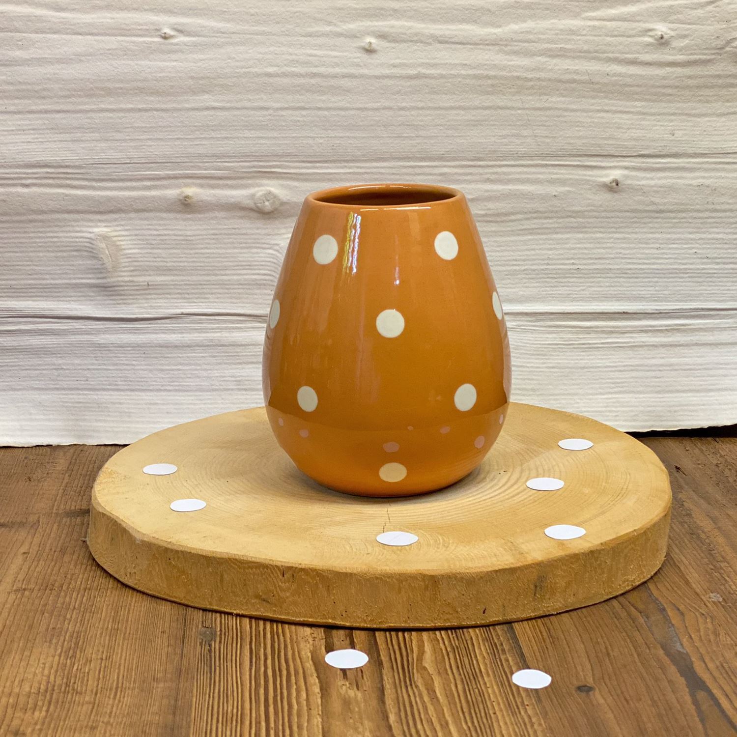 Vase de fleurs en terre d'ermite à pois, couleur terre