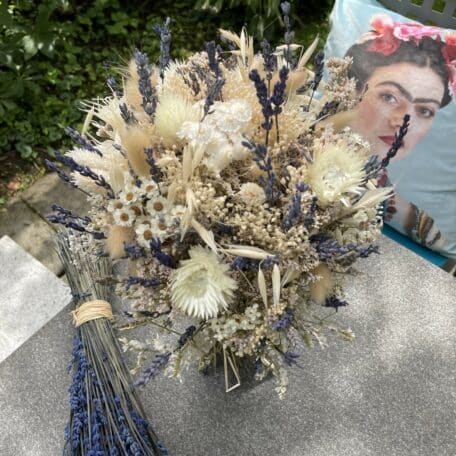 Trockenblumenstrauss Bianca © Atelier Leutwyler Fleurop Partner Ebikon bei Luzern