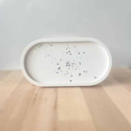 Plateau ovale, blanc avec paillettes