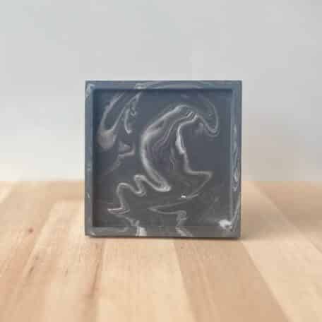 Plateau carré marbré noir