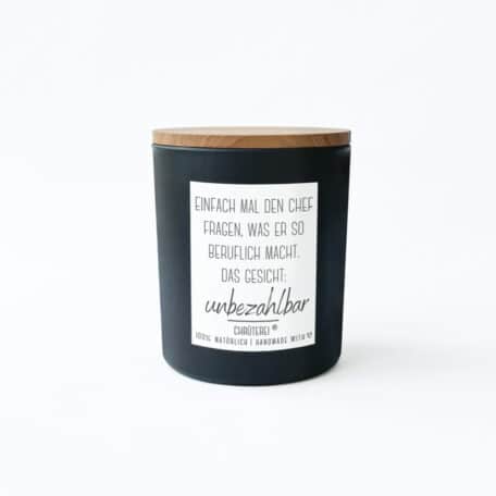 einfach mal den Chef fragen, was er so beruflich macht. Das Gesicht: unbezahlbar