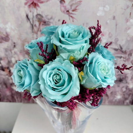 Strauss mit 8 stabilisierten Rosen, hellblau