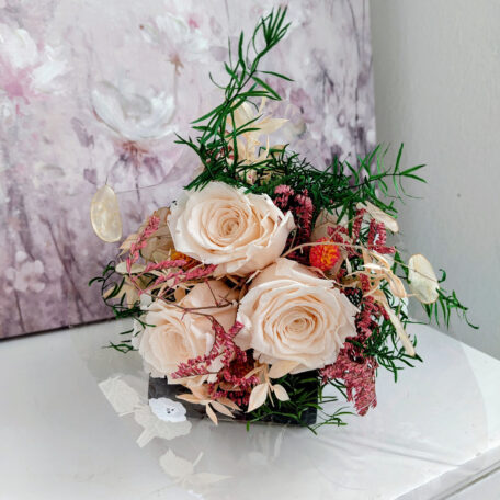 Strauss mit 3 stabilisierten Rosen, champagner