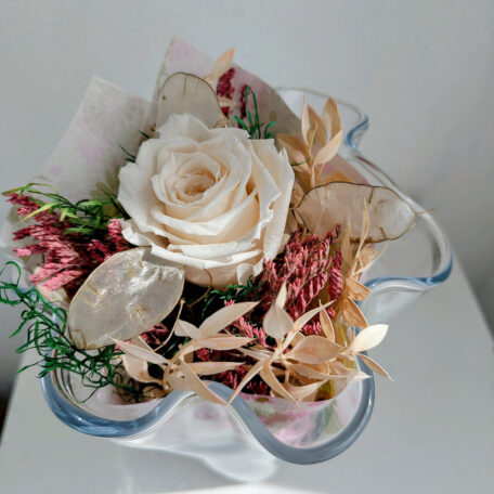 Blumenstrauss mit stabilisierter Rose, champagner