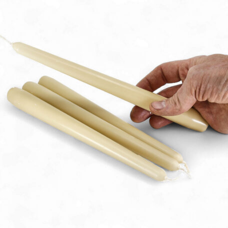 Bougies pointues 245/24mm 'beige avoine' à 4 pièces
